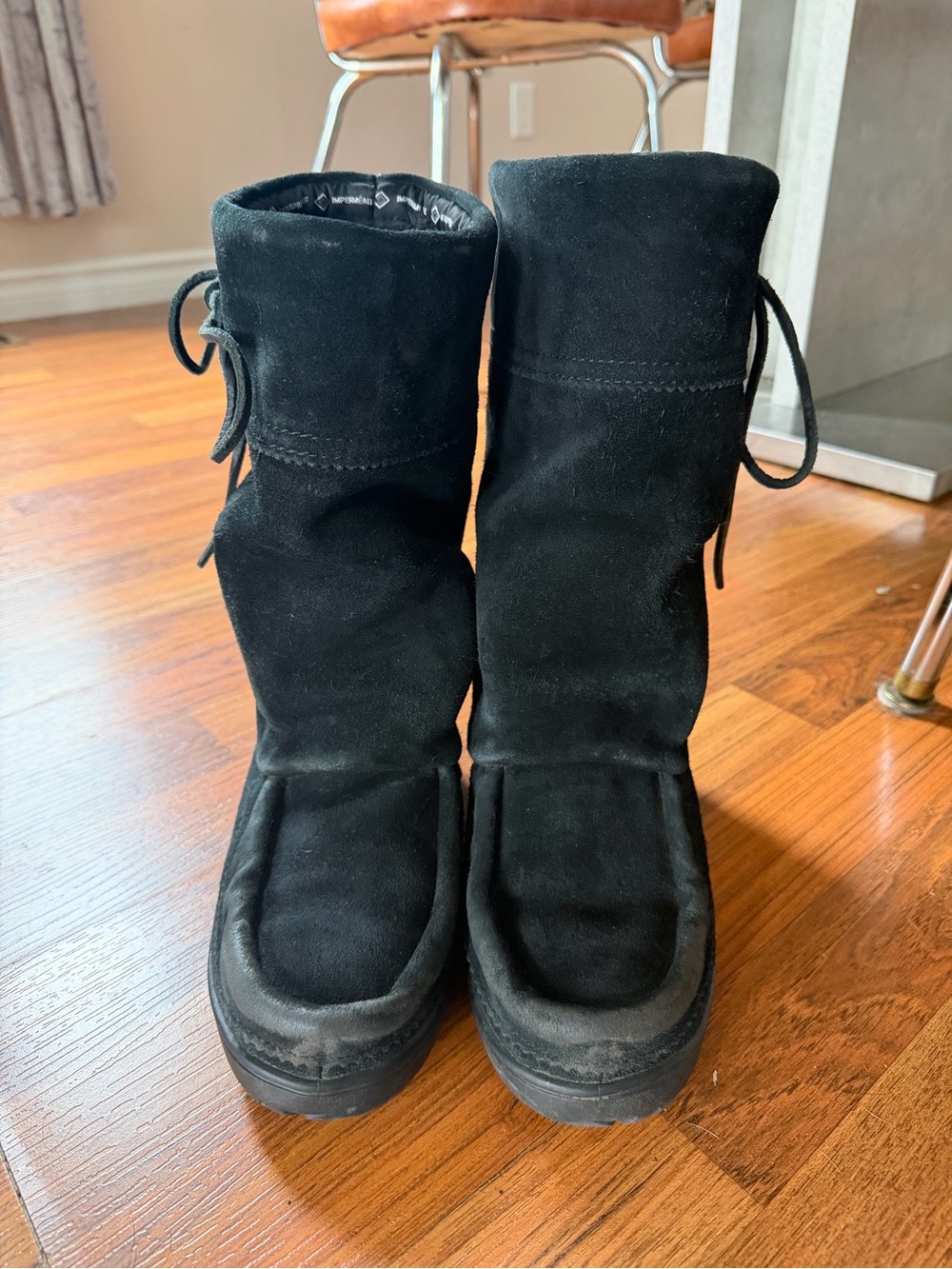 Manitoba Mukluks Waterproof Black Suede Boots / Winter Mid-Calf Booties Size 6